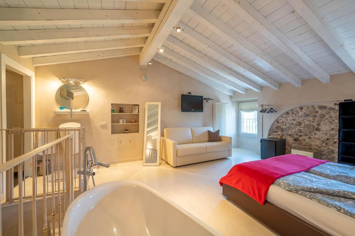Romantic B&B Il Piccolo Paradiso San Felice del Benaco Pokój zdjęcie