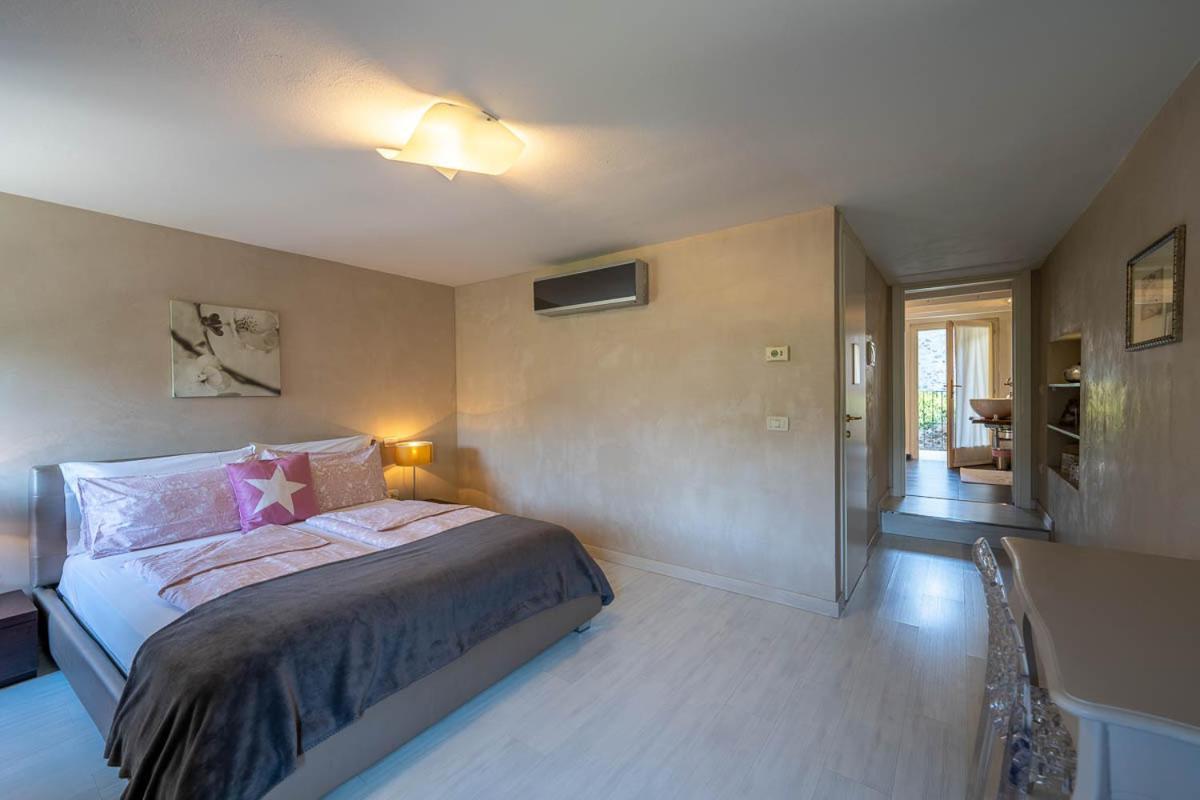 Romantic B&B Il Piccolo Paradiso San Felice del Benaco Pokój zdjęcie