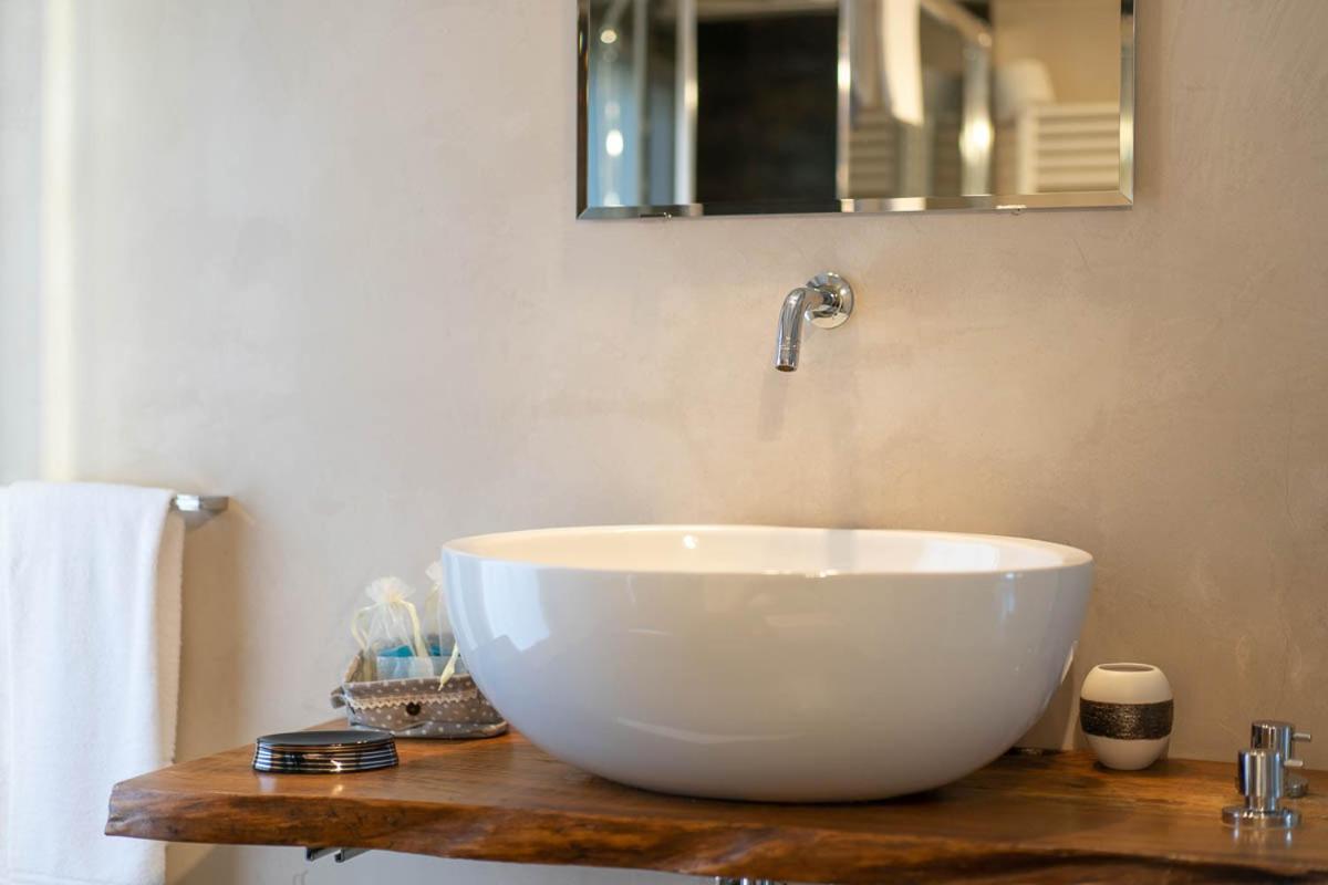 Romantic B&B Il Piccolo Paradiso San Felice del Benaco Pokój zdjęcie